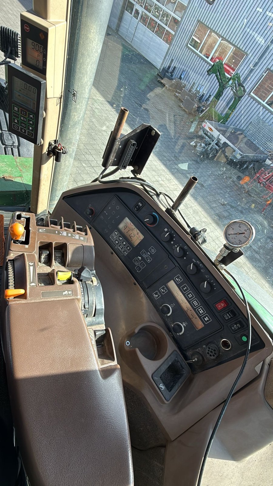 Traktor of the type John Deere 8220, Gebrauchtmaschine in Husum (Picture 15)