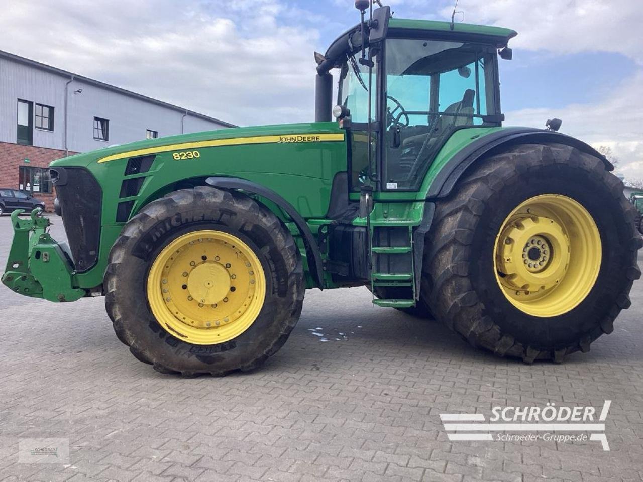 Traktor van het type John Deere 8230 AUTOPOWER, Gebrauchtmaschine in Lastrup (Foto 7)