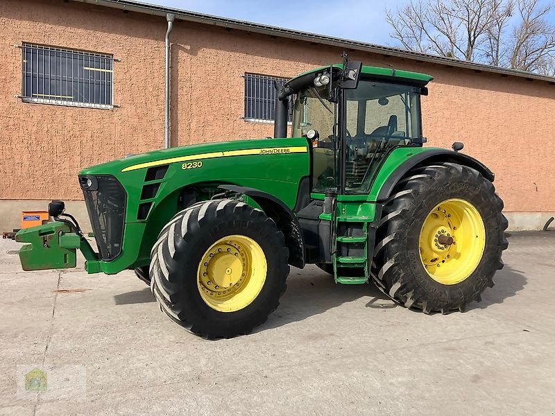 Traktor tip John Deere 8230 ILS, Powr Shift, Gebrauchtmaschine in Salsitz (Poză 24)