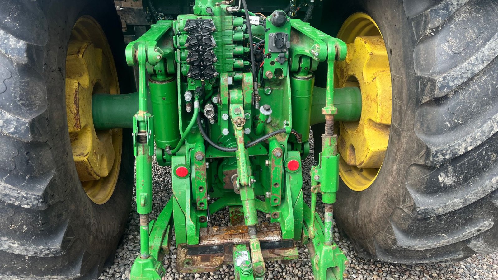 Traktor du type John Deere 8230 Med frontlift, Gebrauchtmaschine en Lintrup (Photo 5)