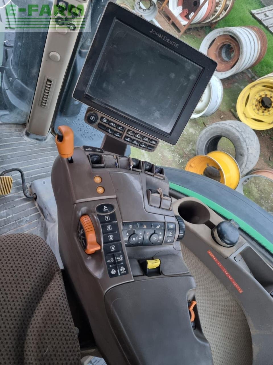 Traktor типа John Deere 8245 R, Gebrauchtmaschine в Hamburg (Фотография 2)