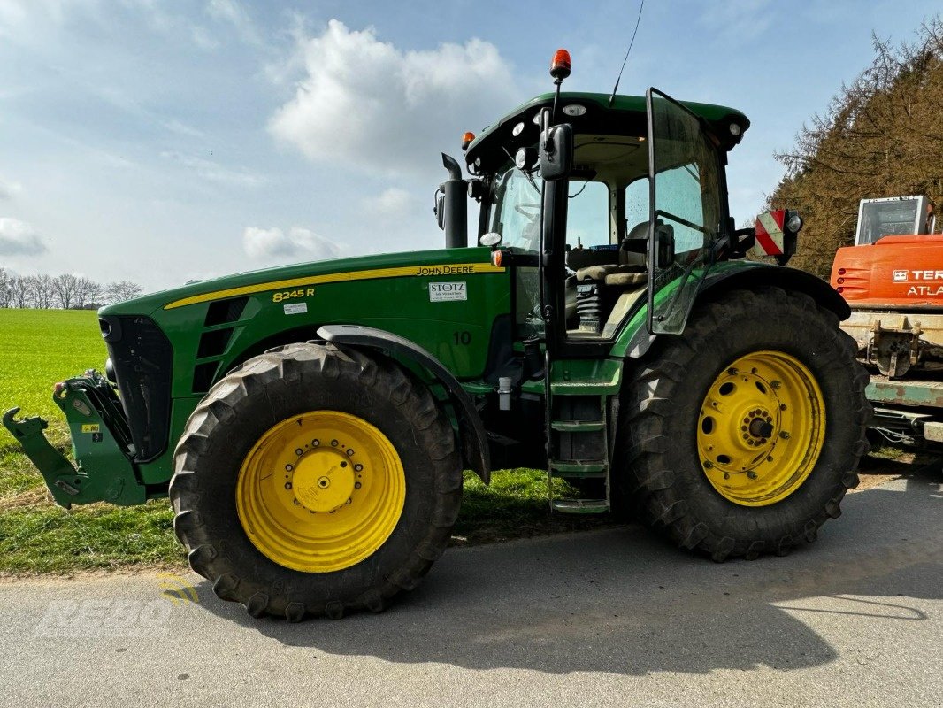 Traktor des Typs John Deere 8245R, Gebrauchtmaschine in Albersdorf (Bild 1)