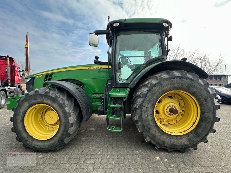 Traktor tip John Deere 8260R AutoPowr Getriebe repariert, Gebrauchtmaschine in Neubrandenburg (Poză 1)
