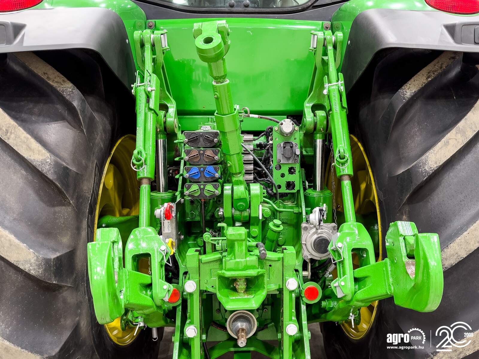 Traktor a típus John Deere 8260R tractor, 16/5 Powershift, AutoTrac ready, air brakes, Michelin tires, 4 pair of SCVs, Gebrauchtmaschine ekkor: Csengele (Kép 7)