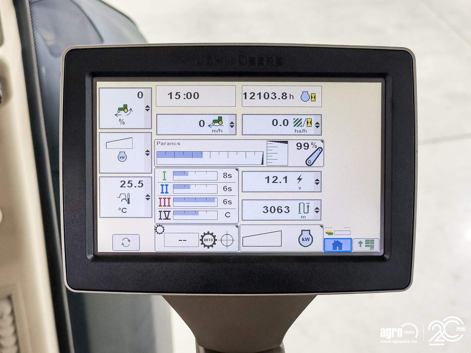 Traktor a típus John Deere 8260R tractor, 16/5 Powershift, AutoTrac ready, air brakes, Michelin tires, 4 pair of SCVs, Gebrauchtmaschine ekkor: Csengele (Kép 19)