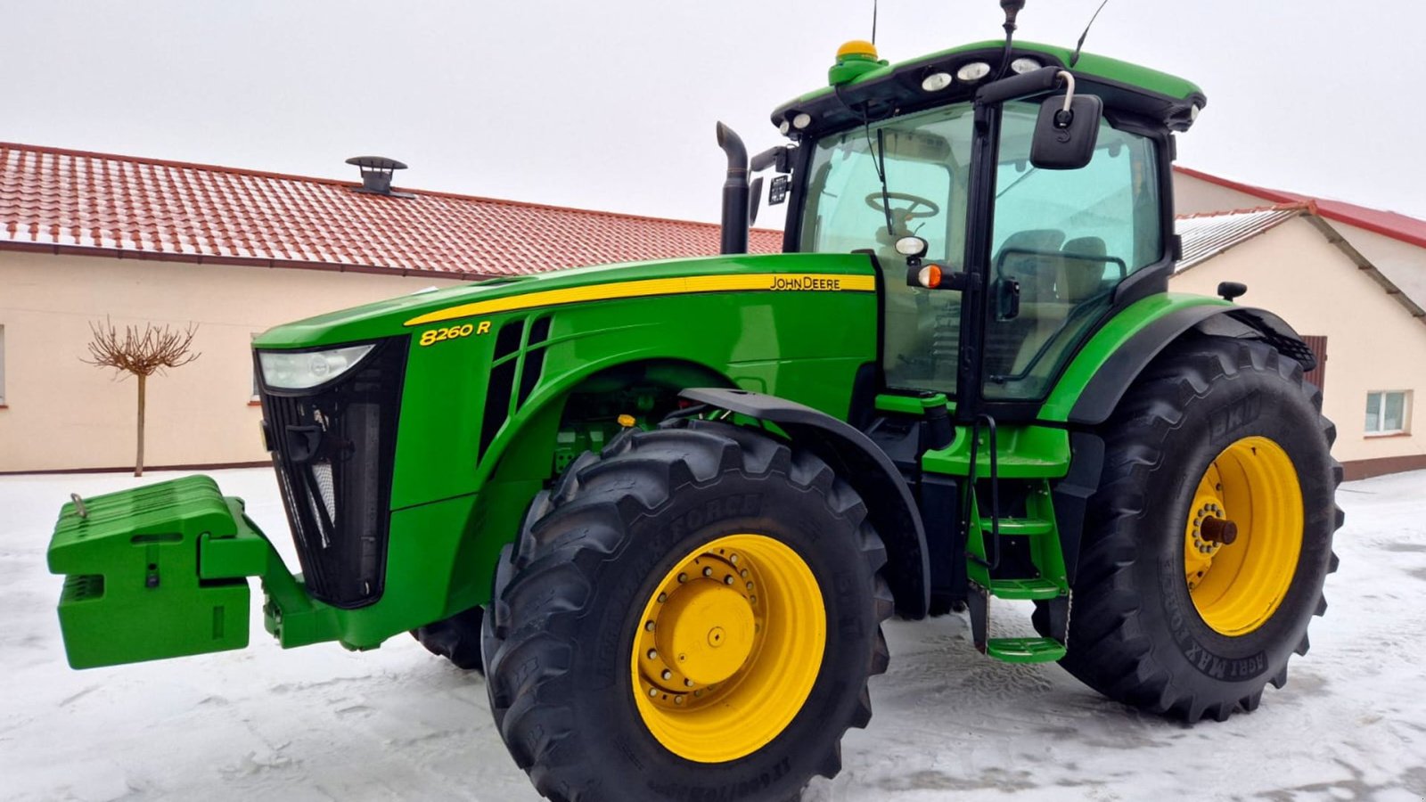Traktor типа John Deere 8260R, Gebrauchtmaschine в Kaunas (Фотография 2)