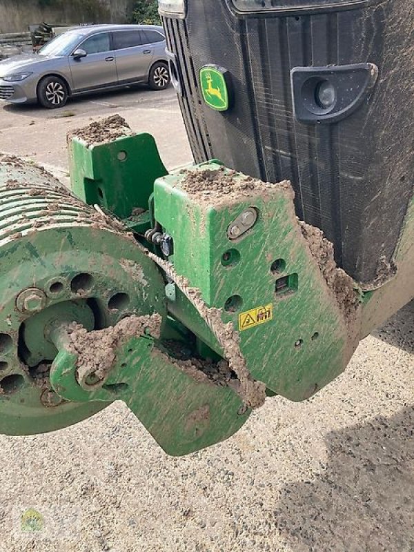 Traktor Türe ait John Deere 8295R *E23 Powr Shift*, Gebrauchtmaschine içinde Salsitz (resim 9)