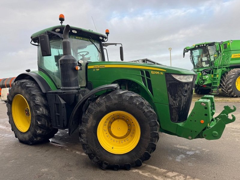 Traktor типа John Deere 8295R, Gebrauchtmaschine в PITHIVIERS Cedex (Фотография 2)