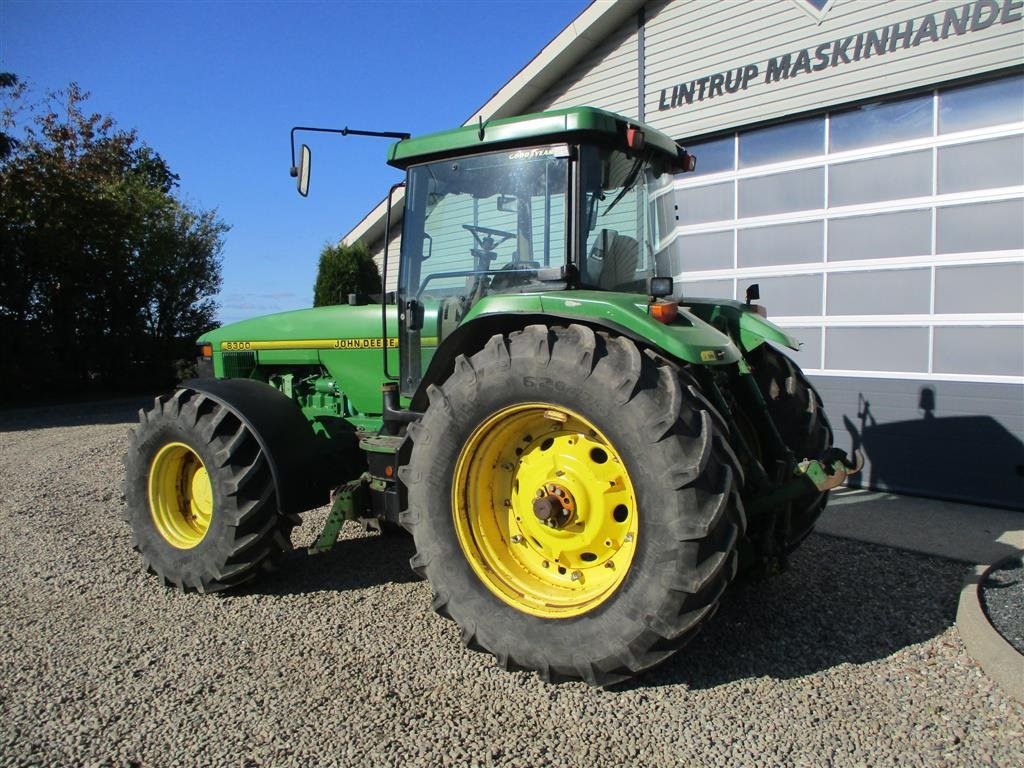 Traktor Türe ait John Deere 8300 Pæn regulær traktor med rigtig gode dæk på., Gebrauchtmaschine içinde Lintrup (resim 11)