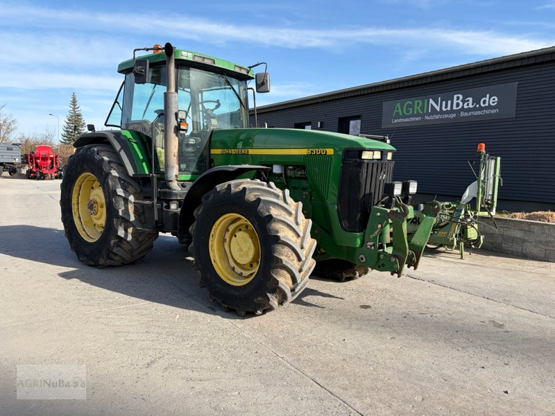 Traktor типа John Deere 8300, Gebrauchtmaschine в Prenzlau