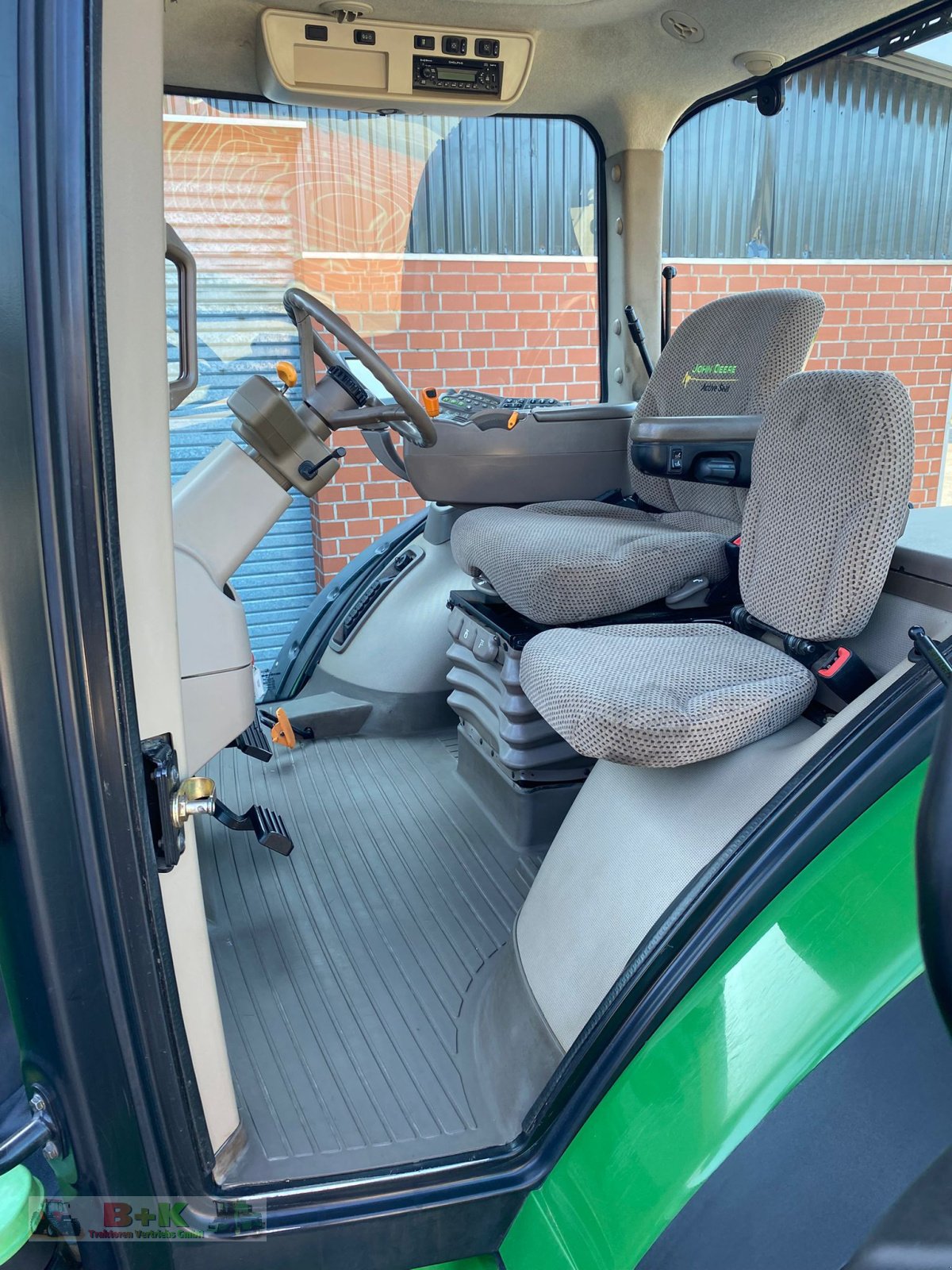 Traktor типа John Deere 8310 R kein 8370, Gebrauchtmaschine в Kettenkamp (Фотография 20)