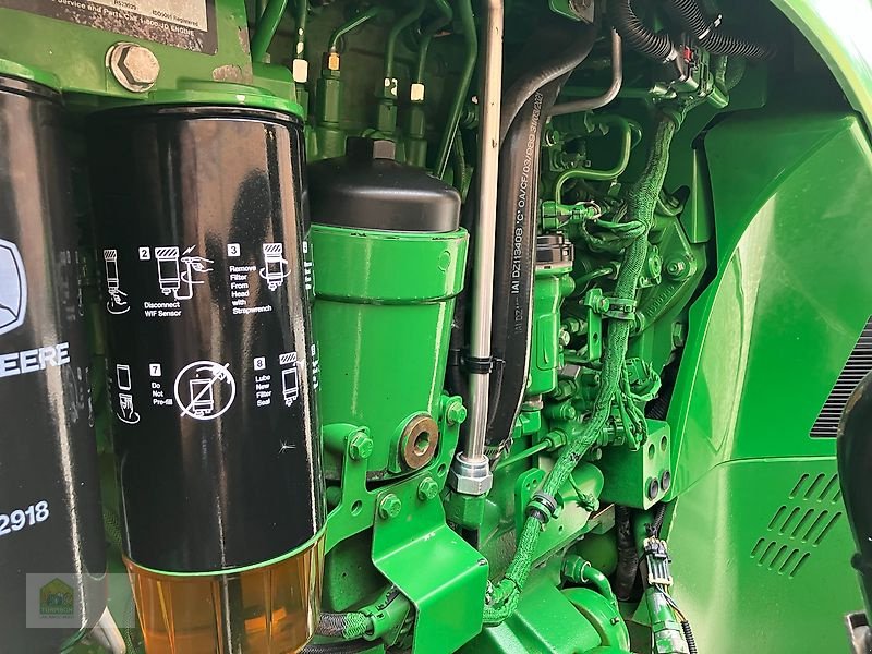 Traktor of the type John Deere 8310R Powr Shift *Motor neu*, Gebrauchtmaschine in Salsitz (Picture 10)