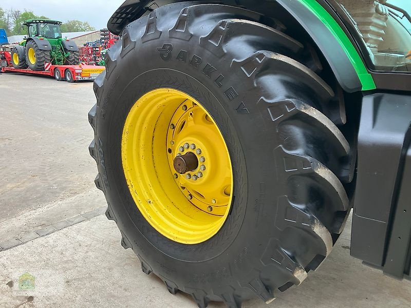 Traktor of the type John Deere 8310R Powr Shift *Motor neu*, Gebrauchtmaschine in Salsitz (Picture 5)