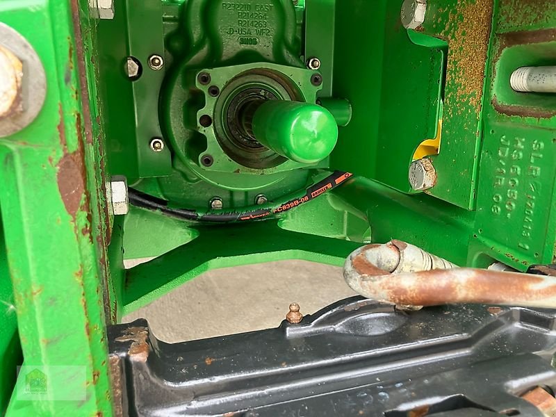 Traktor of the type John Deere 8310R Powr Shift *Motor neu*, Gebrauchtmaschine in Salsitz (Picture 19)