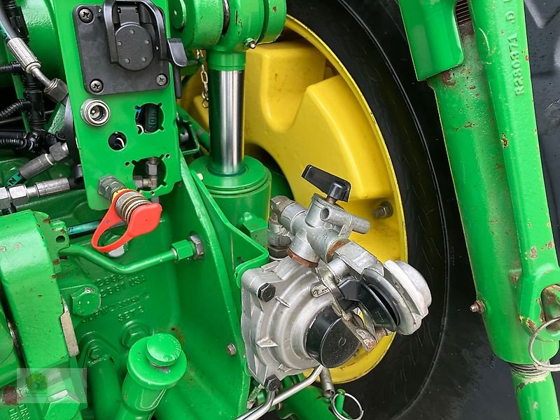 Traktor of the type John Deere 8310R Powr Shift *Motor neu*, Gebrauchtmaschine in Salsitz (Picture 23)
