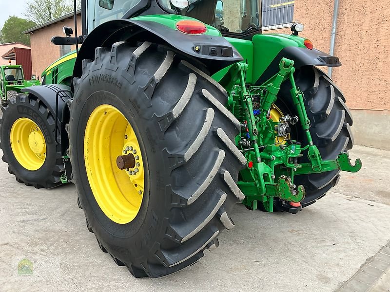 Traktor of the type John Deere 8310R Powr Shift *Motor neu*, Gebrauchtmaschine in Salsitz (Picture 27)