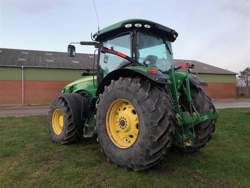 Traktor des Typs John Deere 8310R, Gebrauchtmaschine in Tønder (Bild 8)