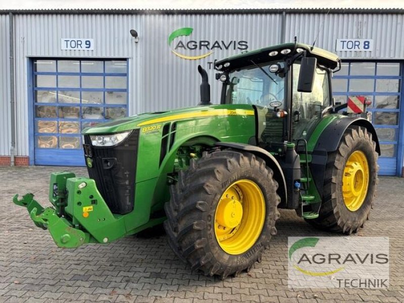 Traktor типа John Deere 8320 R, Gebrauchtmaschine в Meppen