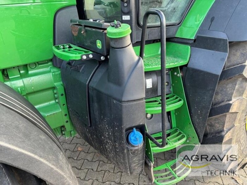 Traktor от тип John Deere 8320 R, Gebrauchtmaschine в Meppen (Снимка 12)