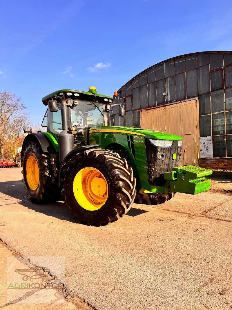 Traktor типа John Deere 8320 R, Gebrauchtmaschine в Liebenwalde (Фотография 2)