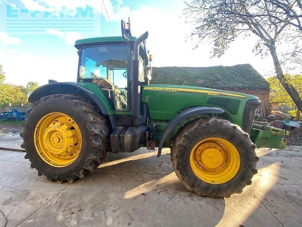 Traktor του τύπου John Deere 8320, Gebrauchtmaschine σε SZEGED (Φωτογραφία 3)