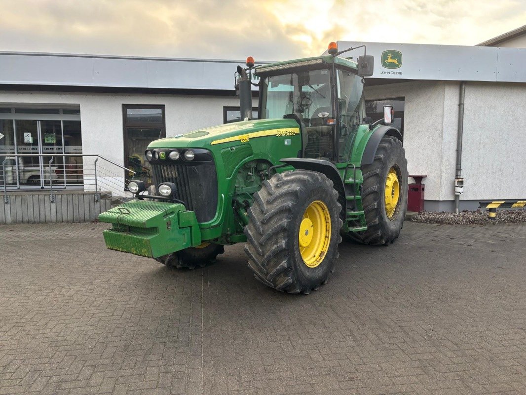 Traktor van het type John Deere 8320, Gebrauchtmaschine in Neubrandenburg (Foto 1)