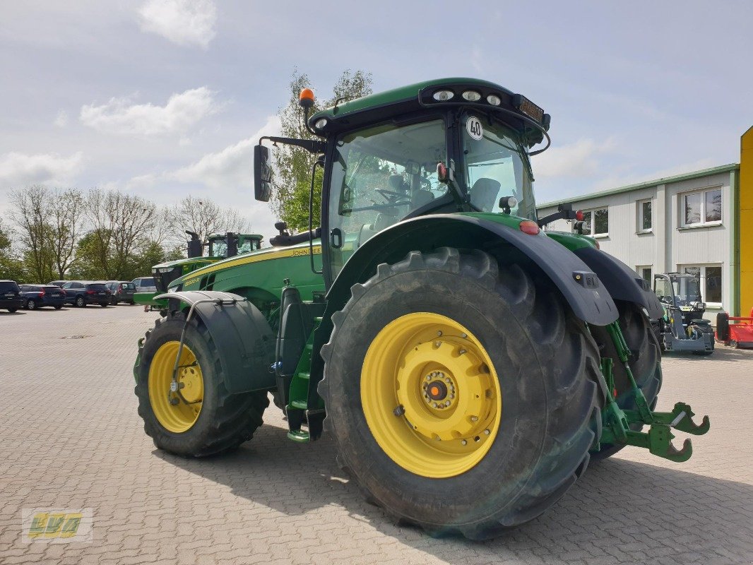 Traktor des Typs John Deere 8320R e23, Gebrauchtmaschine in Schenkenberg (Bild 9)