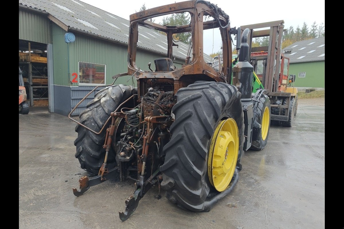 Traktor от тип John Deere 8320R, Gebrauchtmaschine в Viborg (Снимка 3)