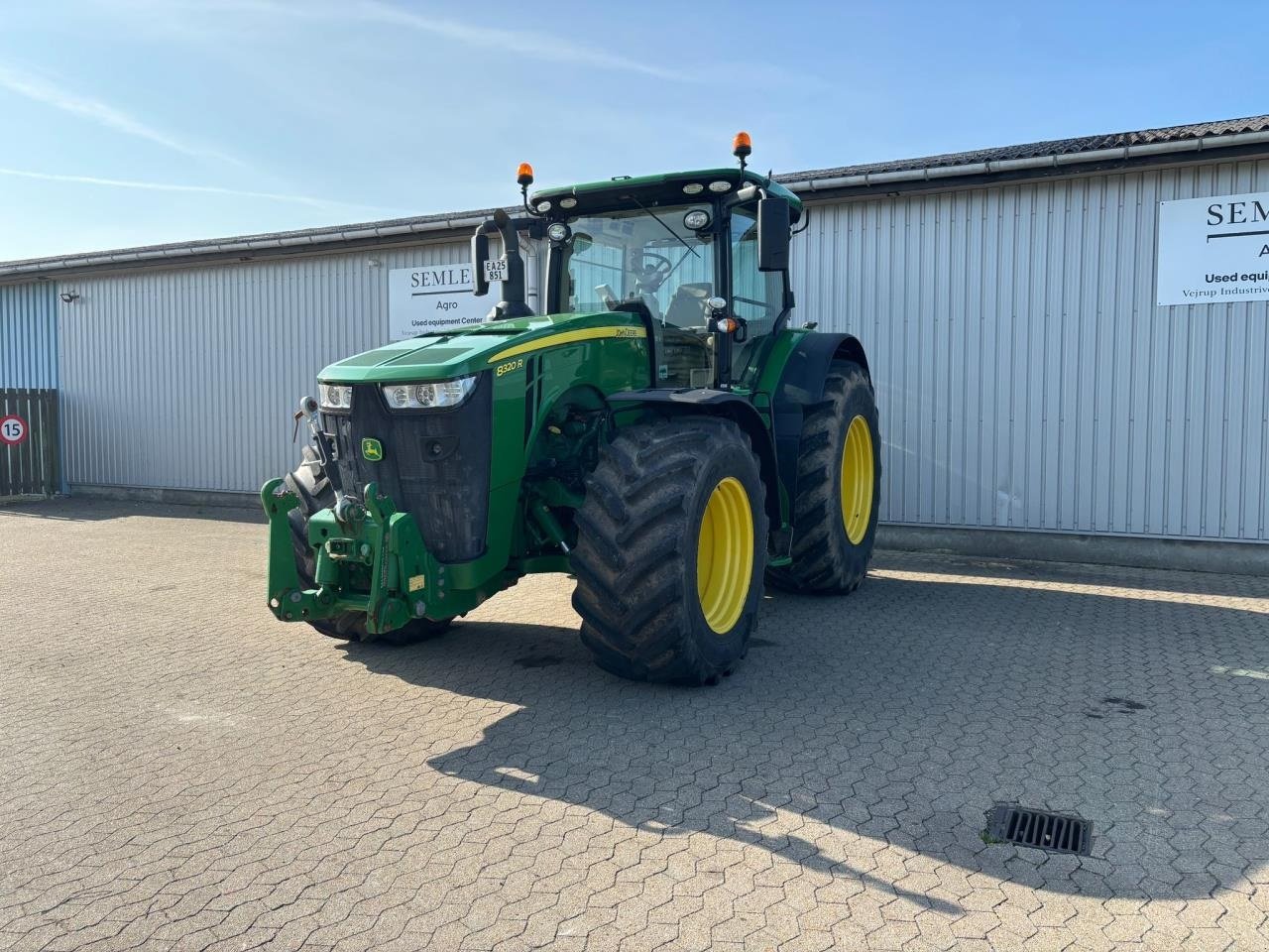 Traktor van het type John Deere 8320R, Gebrauchtmaschine in Næstved (Foto 9)