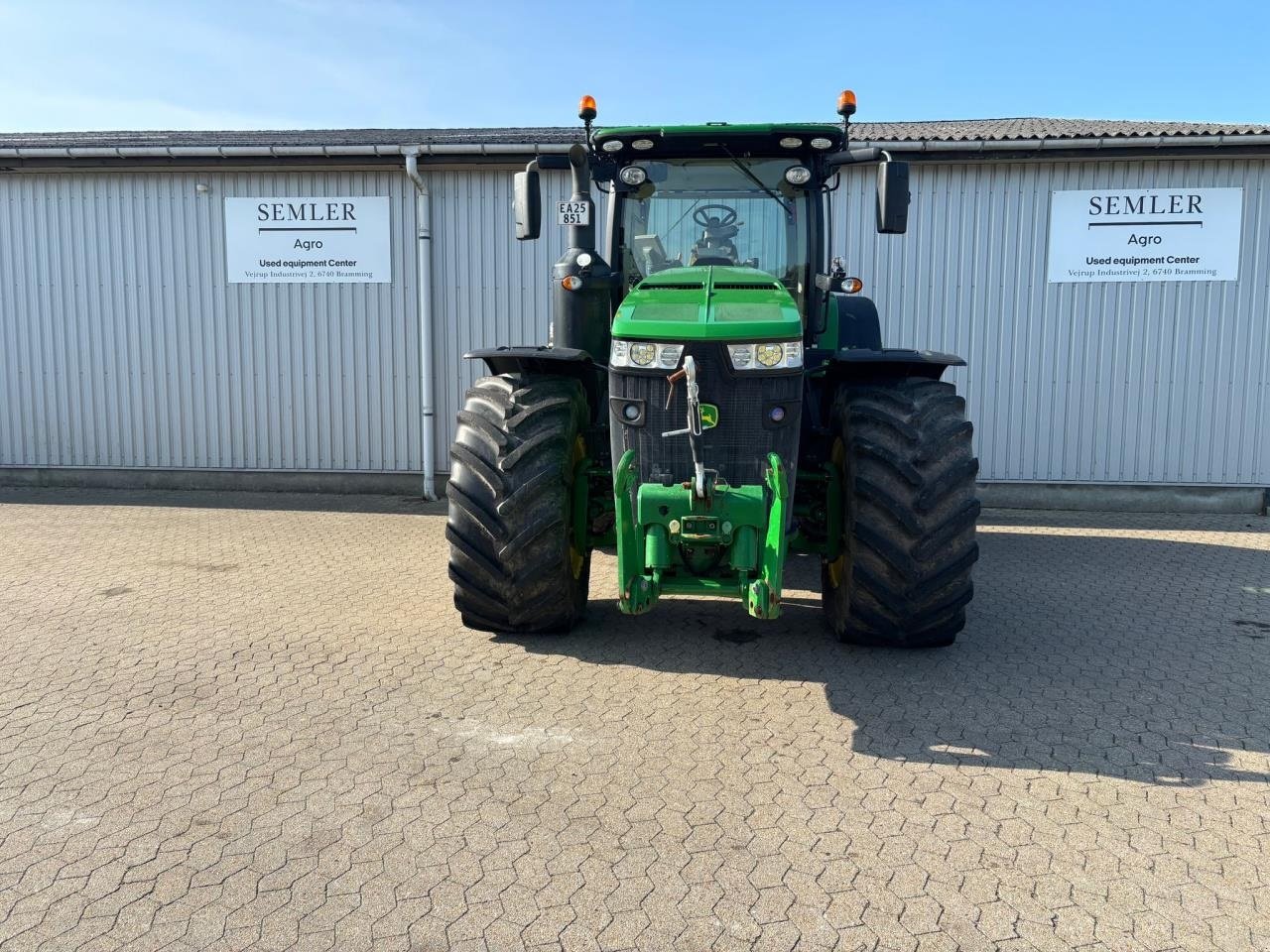 Traktor van het type John Deere 8320R, Gebrauchtmaschine in Næstved (Foto 2)