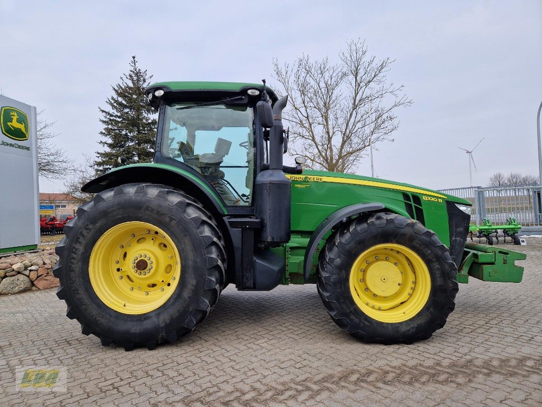 Traktor от тип John Deere 8320R, Gebrauchtmaschine в Schenkenberg (Снимка 7)