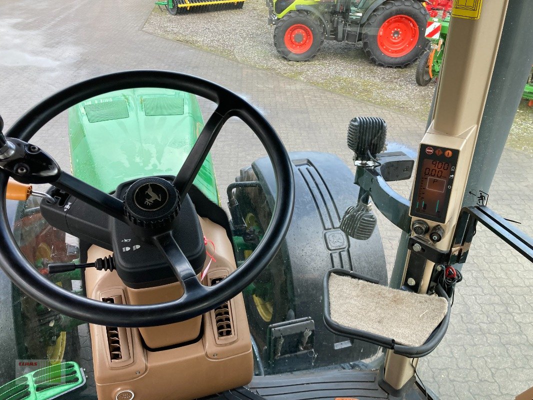 Traktor des Typs John Deere 8330 Autopower, Gebrauchtmaschine in Risum-Lindholm (Bild 11)