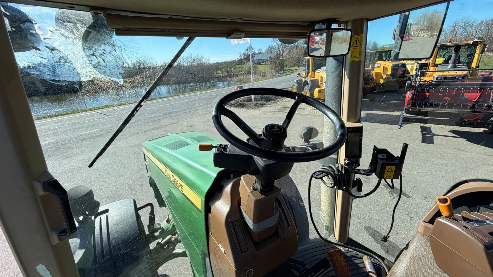 Traktor от тип John Deere 8330 AUTOTRACK READY!, Gebrauchtmaschine в Nørager (Снимка 16)