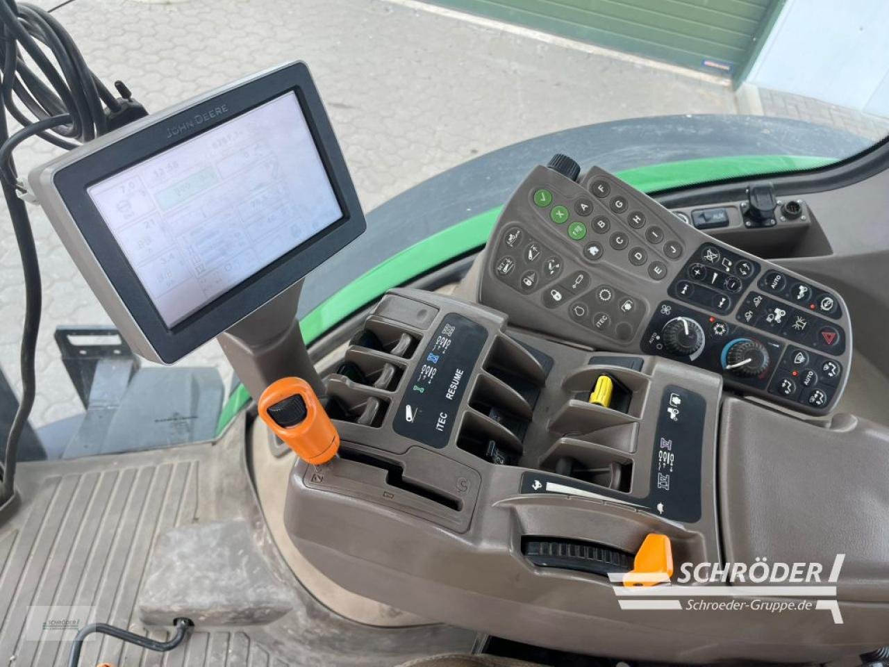 Traktor del tipo John Deere 8335 R AUTOPOWER + ZWILLINGSBEREIFUNG, Gebrauchtmaschine In Leizen (Immagine 19)