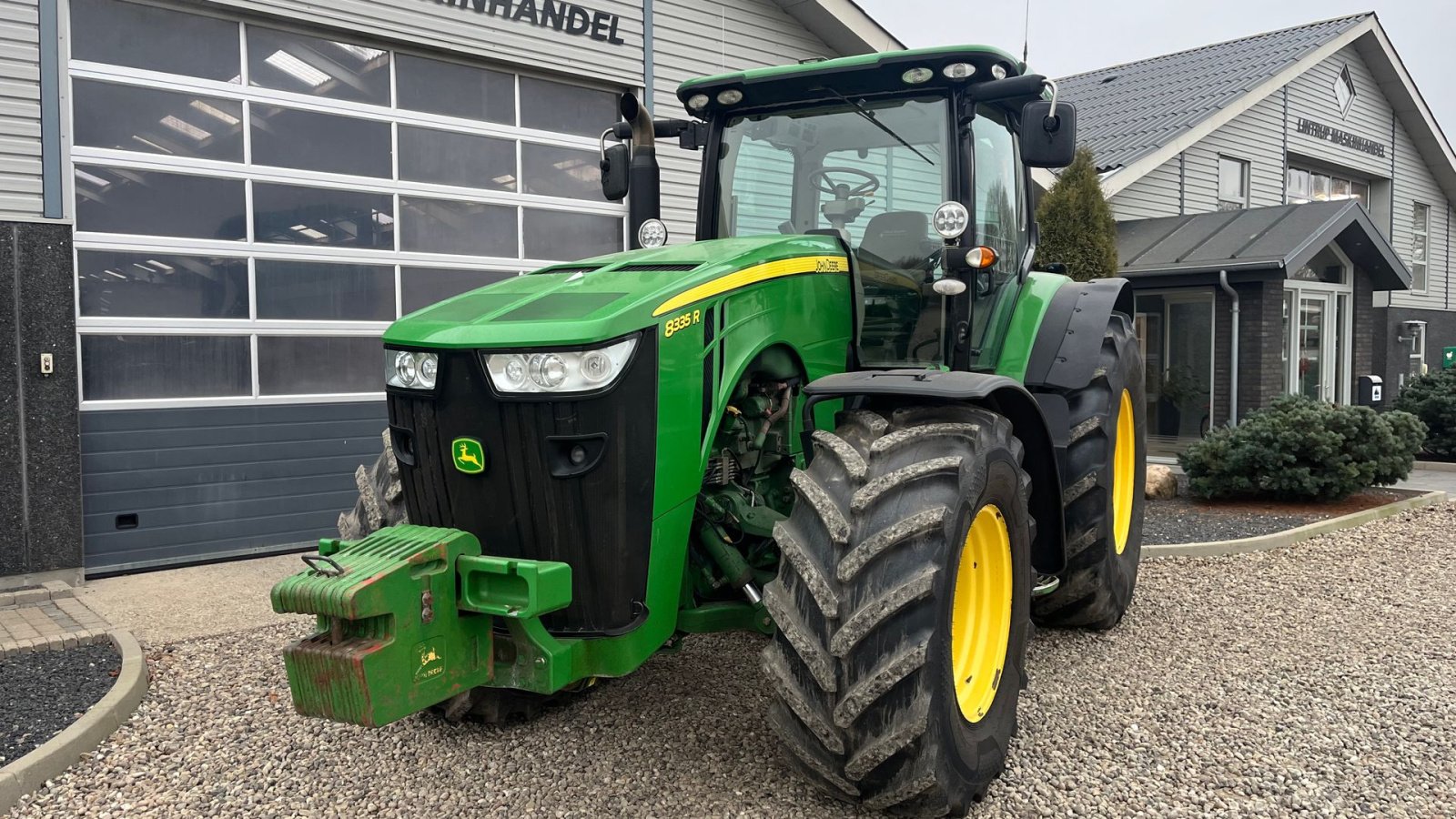 Traktor of the type John Deere 8335R Autopower og med centralsmørring, Gebrauchtmaschine in Lintrup (Picture 11)