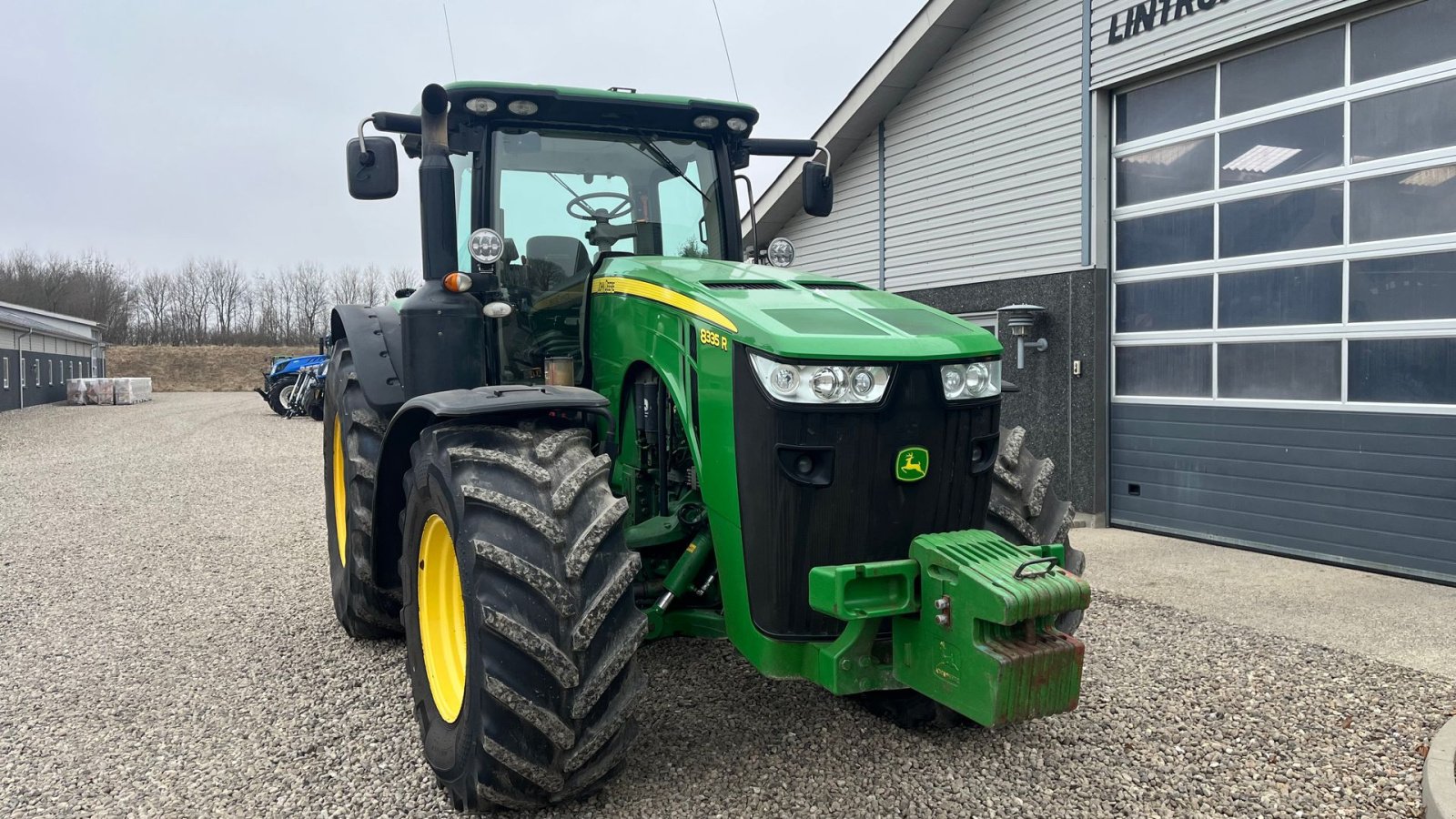 Traktor of the type John Deere 8335R Autopower og med centralsmørring, Gebrauchtmaschine in Lintrup (Picture 21)