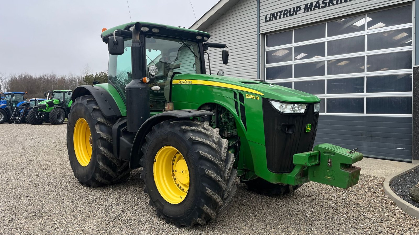 Traktor of the type John Deere 8335R Autopower og med centralsmørring, Gebrauchtmaschine in Lintrup (Picture 20)