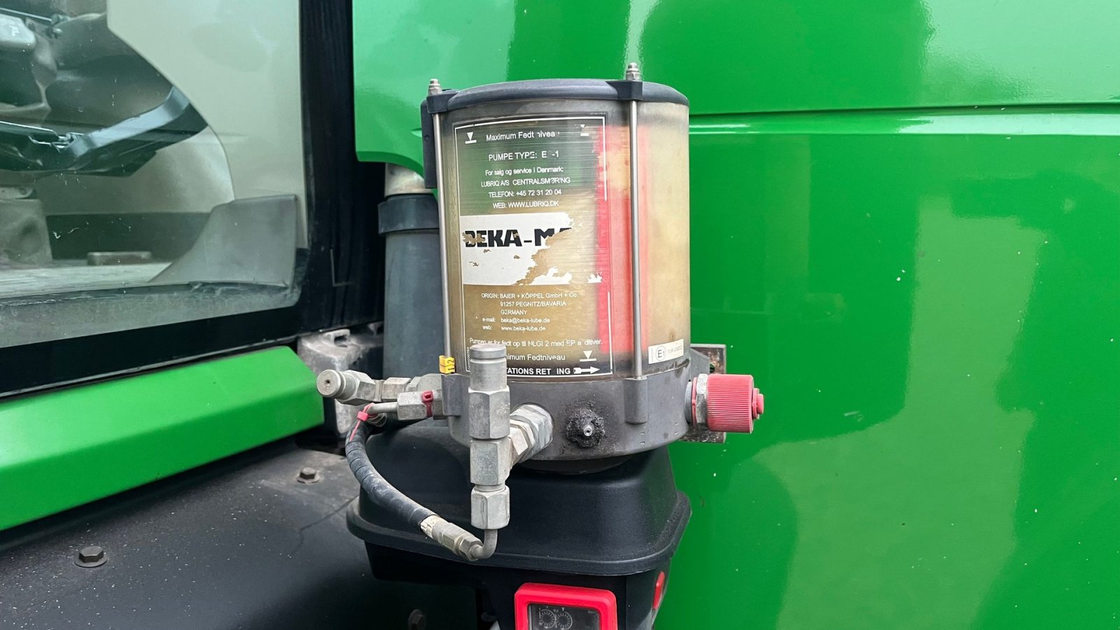 Traktor of the type John Deere 8335R Autopower og med centralsmørring, Gebrauchtmaschine in Lintrup (Picture 9)