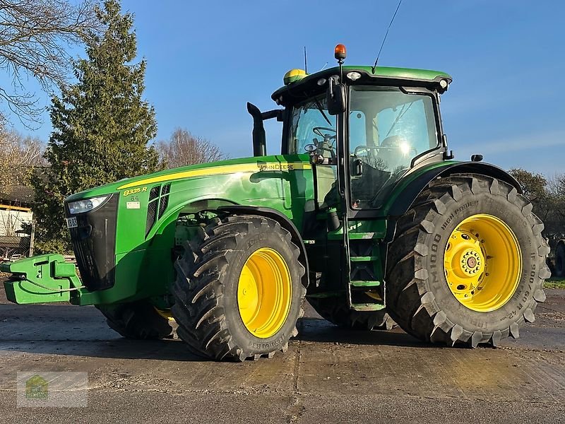 Traktor typu John Deere 8335R ILS, Powr Shift *Motor neu*, Gebrauchtmaschine v Salsitz (Obrázek 1)