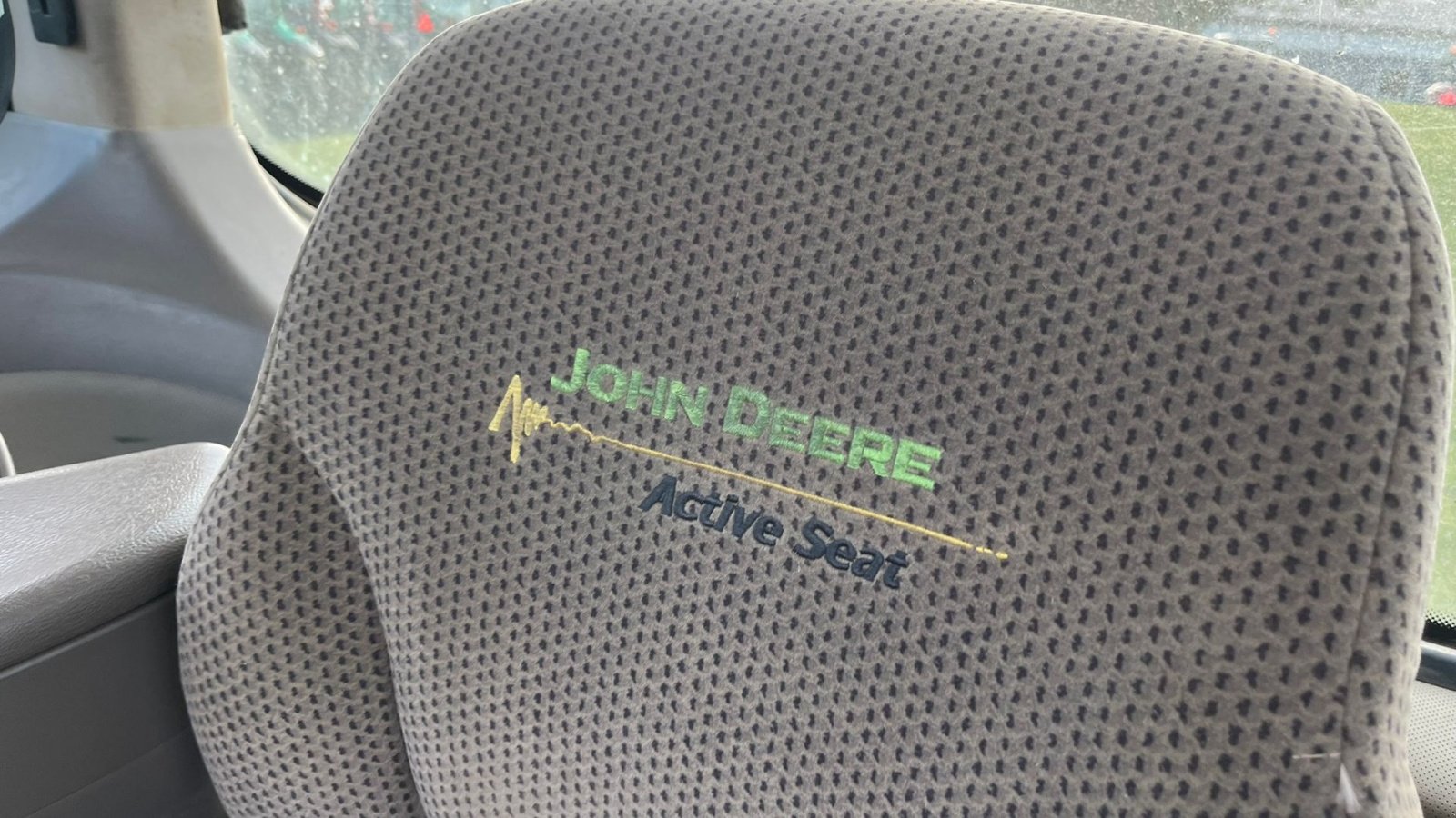 Traktor des Typs John Deere 8335R IVT-AutoPower med frontlift, Gebrauchtmaschine in Lintrup (Bild 10)