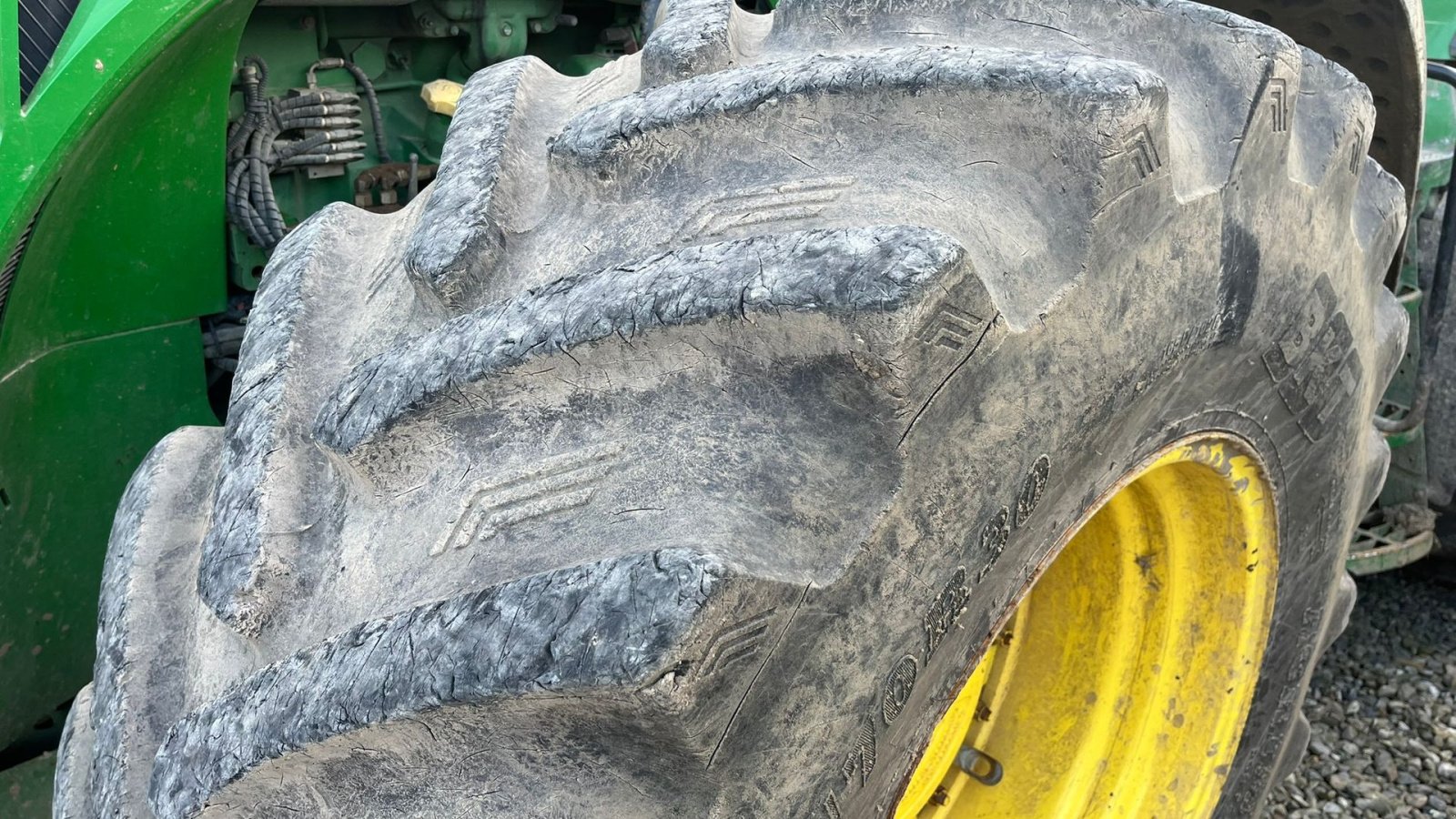 Traktor des Typs John Deere 8335R IVT-AutoPower med frontlift, Gebrauchtmaschine in Lintrup (Bild 4)