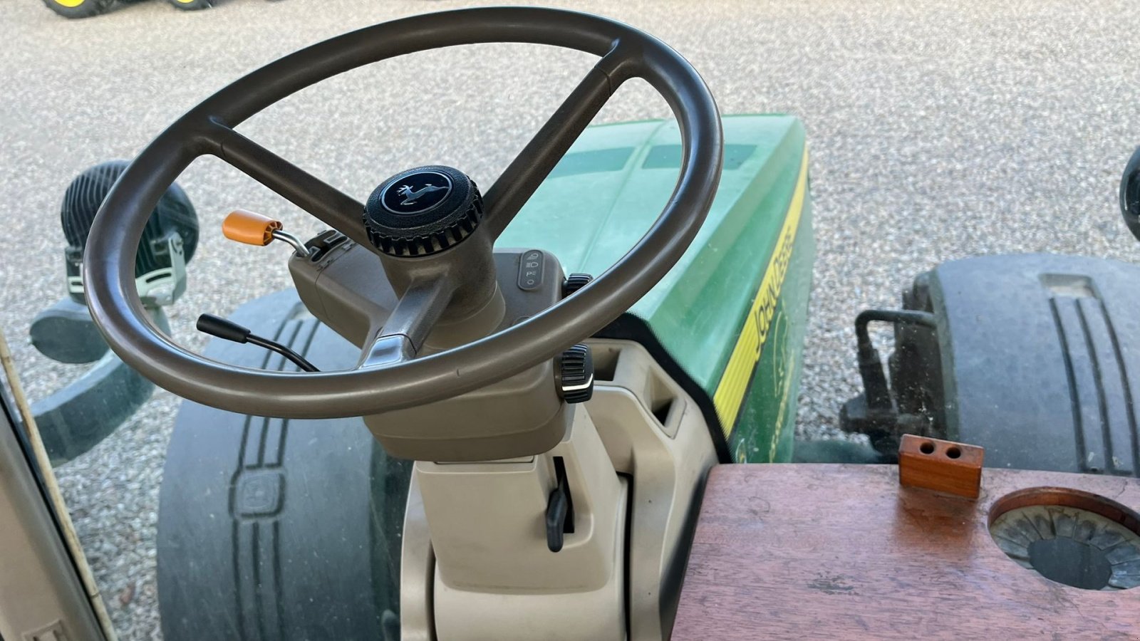 Traktor des Typs John Deere 8335R IVT-AutoPower med frontlift, Gebrauchtmaschine in Lintrup (Bild 15)