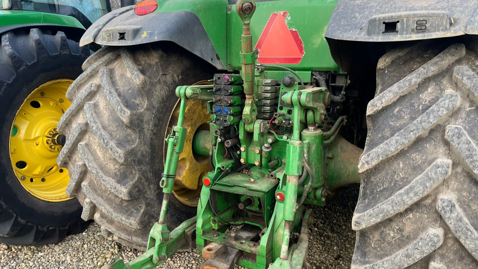 Traktor des Typs John Deere 8335R IVT-AutoPower med frontlift, Gebrauchtmaschine in Lintrup (Bild 20)