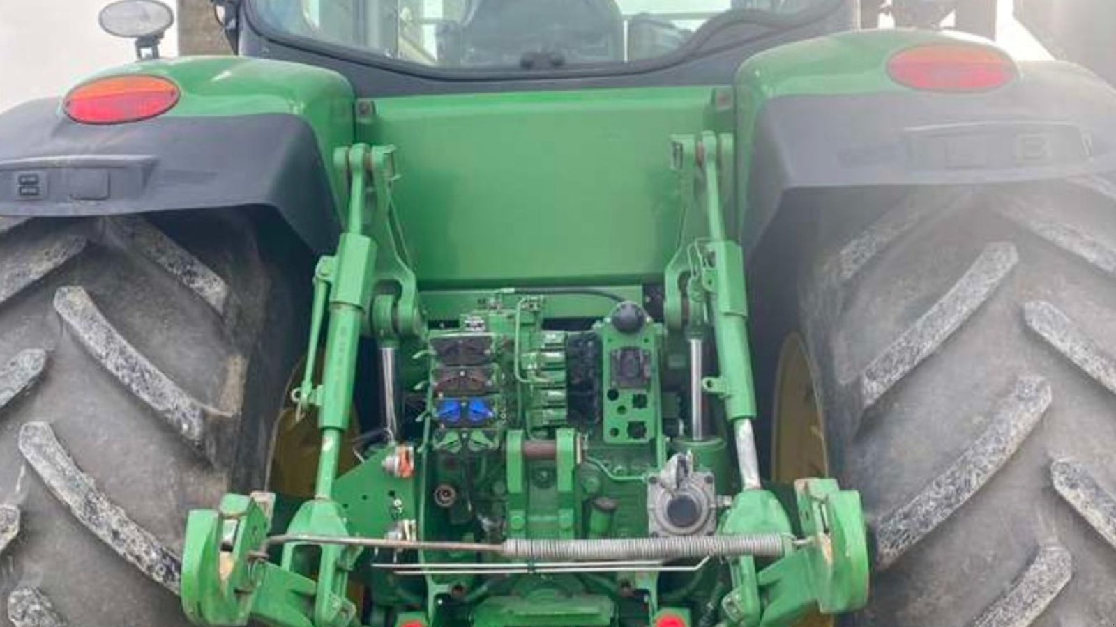 Traktor Türe ait John Deere 8335R KUN 4.425 timer! Auto steer ready. Luftbremser., Gebrauchtmaschine içinde Kolding (resim 5)