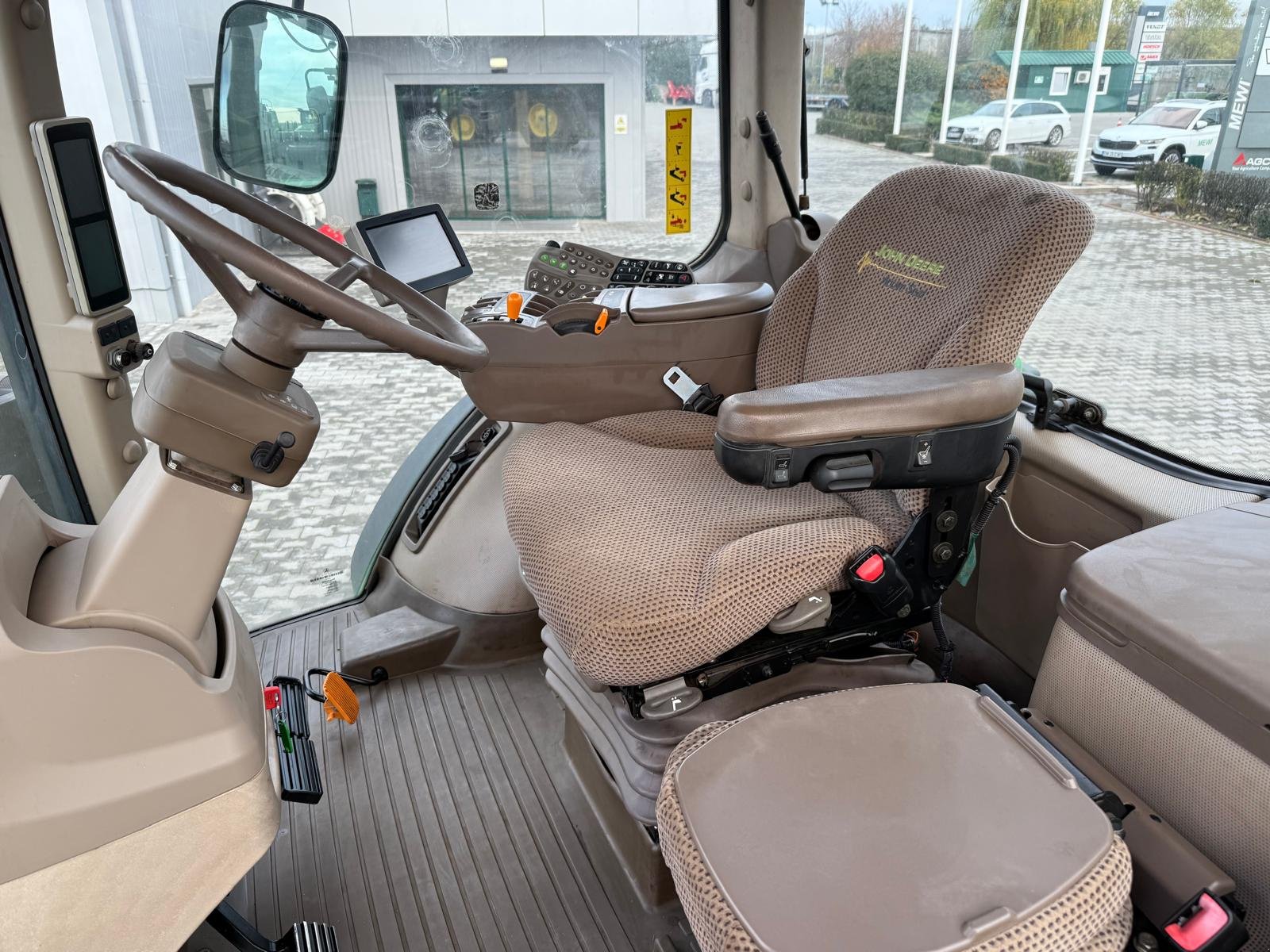 Traktor van het type John Deere 8335R, Gebrauchtmaschine in Orţişoara (Foto 9)