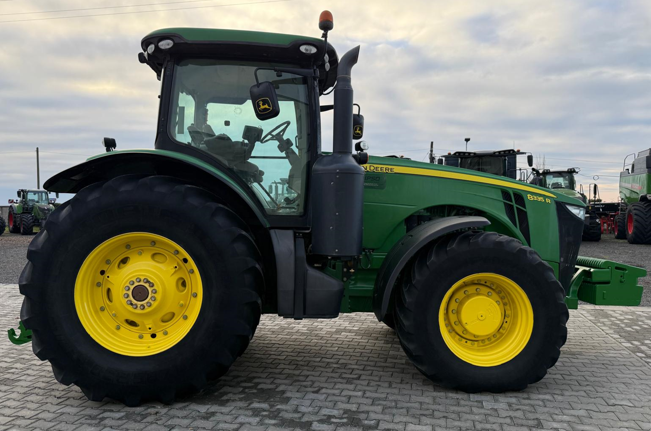 Traktor van het type John Deere 8335R, Gebrauchtmaschine in Orţişoara (Foto 3)
