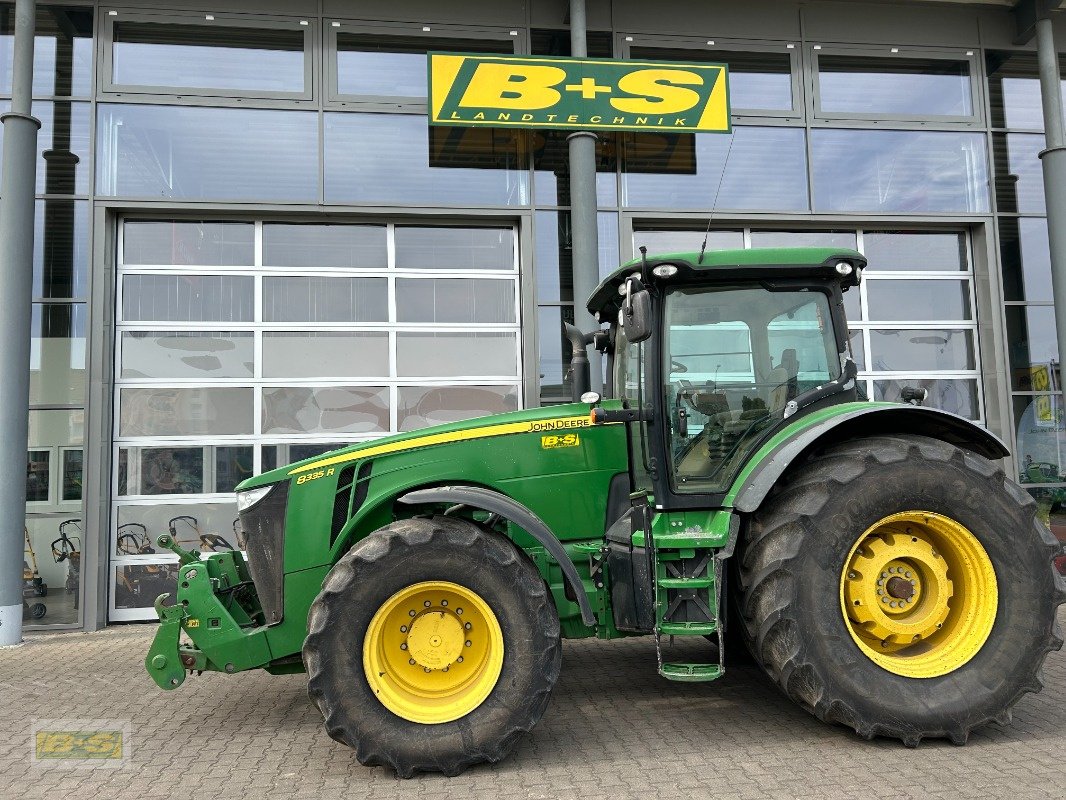 Traktor от тип John Deere 8335R, Gebrauchtmaschine в Grabow (Снимка 1)