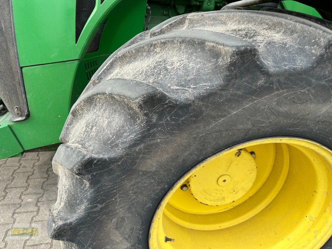 Traktor от тип John Deere 8335R, Gebrauchtmaschine в Grabow (Снимка 20)