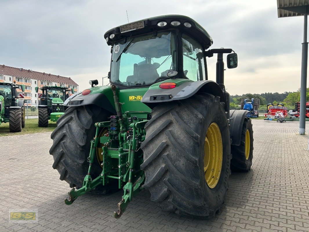 Traktor от тип John Deere 8335R, Gebrauchtmaschine в Grabow (Снимка 7)
