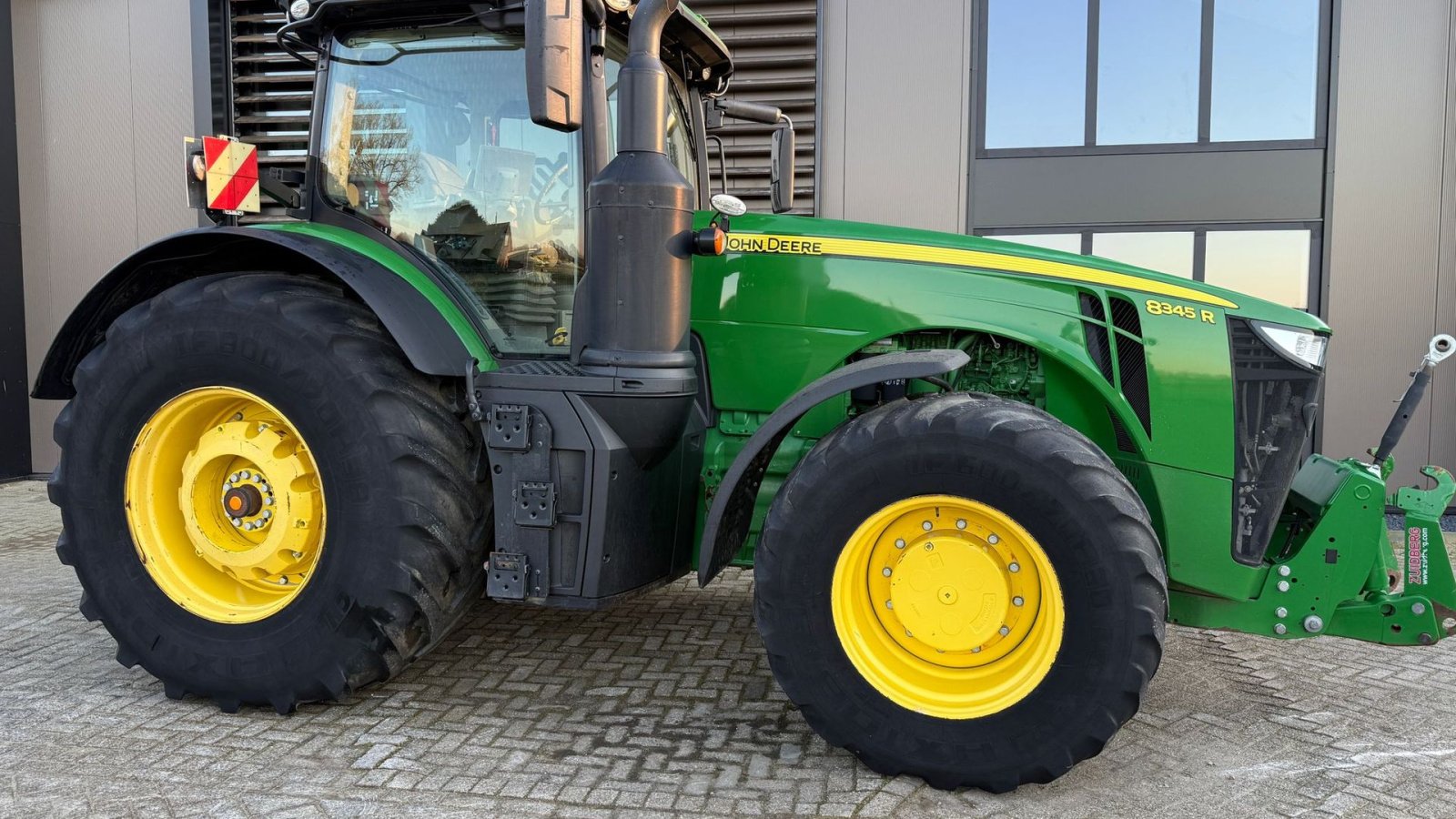 Traktor типа John Deere 8345R  Med FRONT PTO. GPS / AutoTrac klar. Ultimate Edition, Gebrauchtmaschine в Kolding (Фотография 1)